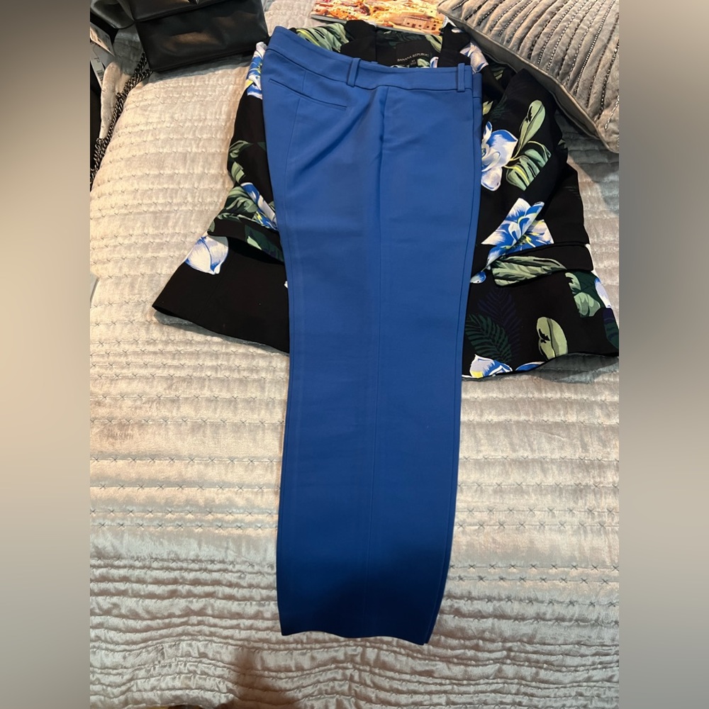 Pants suit